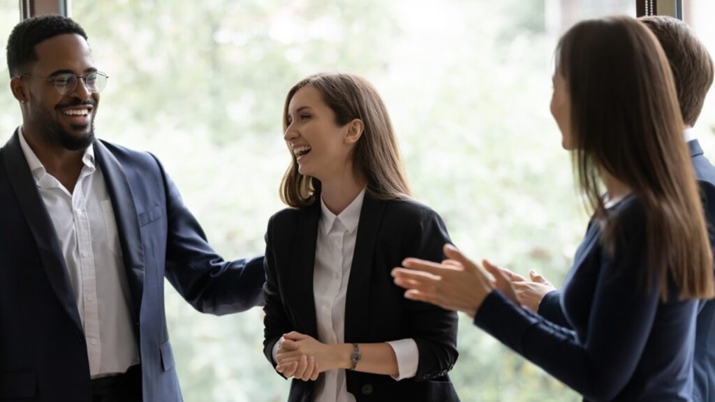 Liderança na era contemporânea: desmistificando conceitos e traçando o futuro